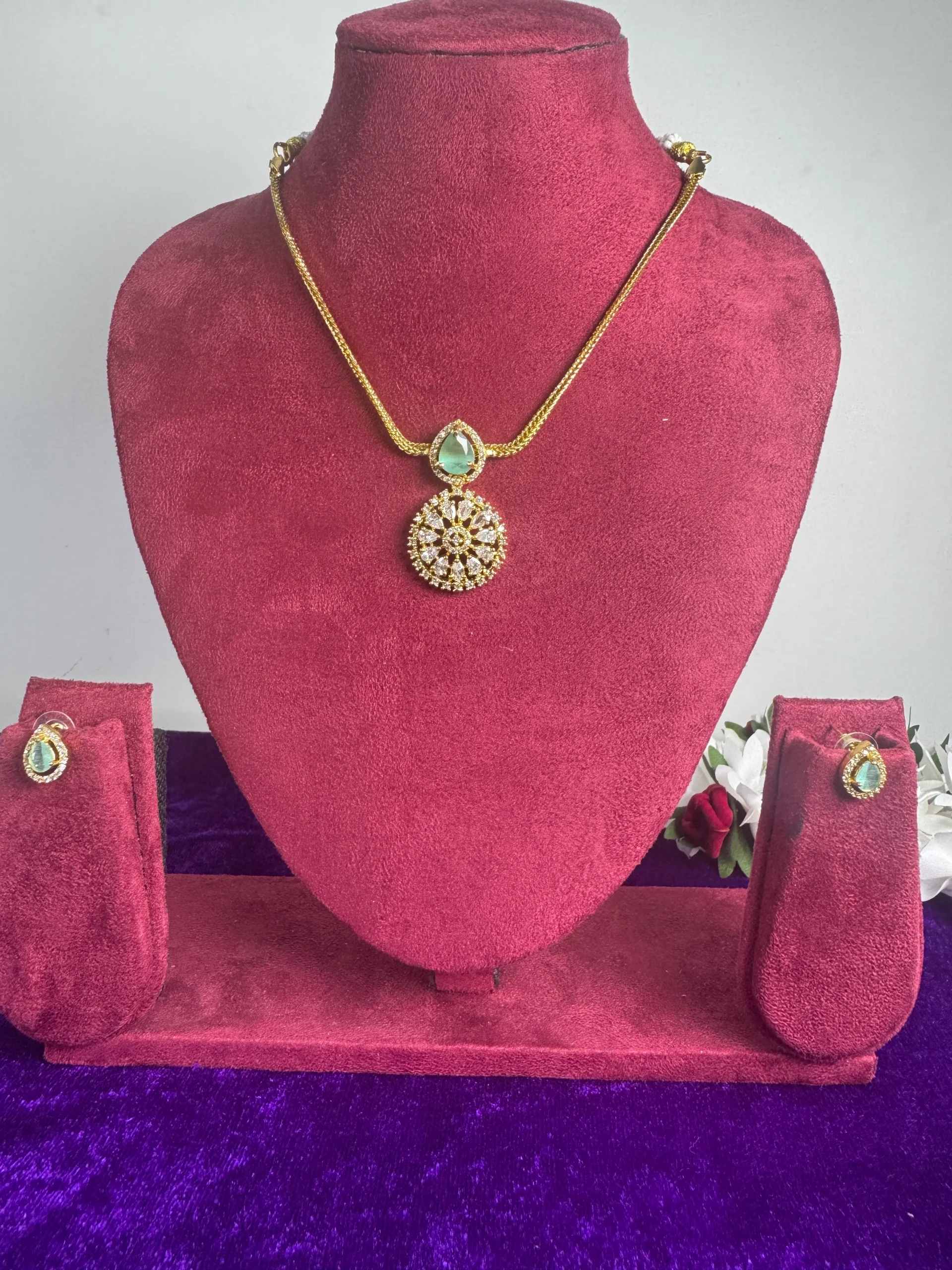 emarald green ad pendant necklace set with matching earrings emarald green ad pendant necklace set with matching earrings